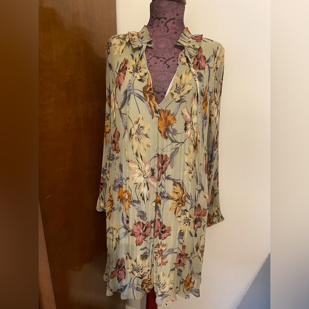 Forever Unique U Collection green pleated high neck floral mini dress Size 8